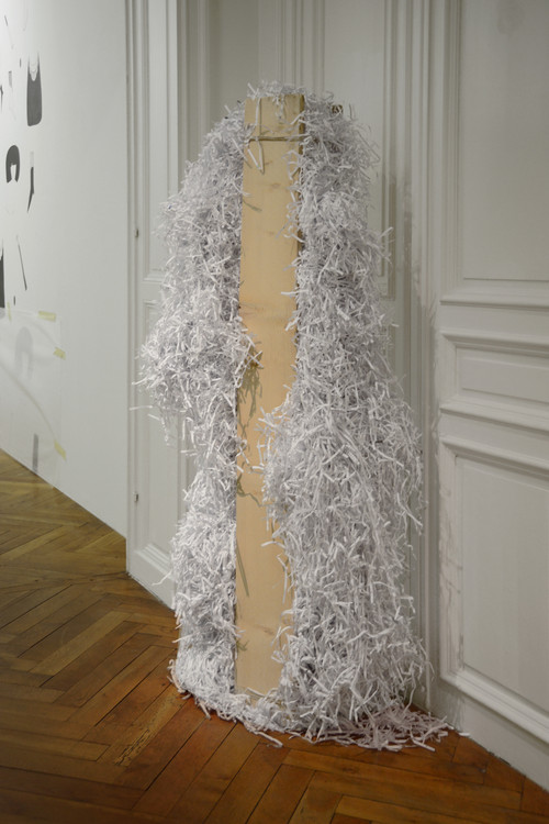 Jean-Christophe Marquez, Papier + planches + élastiques, 2013, bois, papier, bracelets élastiques - Agrandir l'image, .JPG 16.9Mo (fenêtre modale)