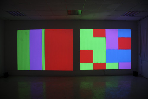 Jean- Loup Faurat - A  Closer Encounter, 2014 - Installation Vidéo - Agrandir l'image, .JPG 4.6Mo (fenêtre modale)