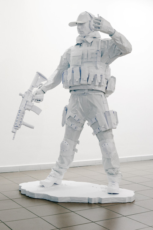 Yassine Boussaadoun, Soldier, 2012, papier - Agrandir l'image, .JPG 11.2Mo (fenêtre modale)