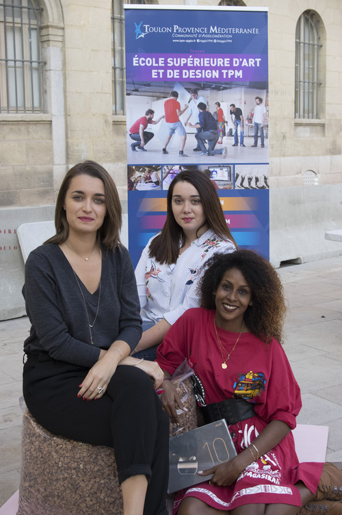 Etudiants méritants 2017 - Agrandir l'image, .JPG 4.3Mo (fenêtre modale)