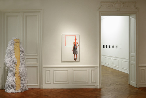 Jean-Christophe Marquez, Papier + planches + élastiques, 2013 - Asmaa Betit, Sans titre, 2011 - Lucie Béguin, Sans titre, 2013 - Agrandir l'image, .JPG 1.3Mo (fenêtre modale)